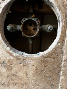 Expert Guide: Leaking or Dripping Tub and Shower Faucets in Glendale