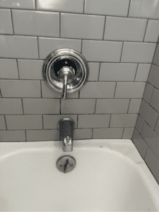 Expert Guide: Leaking or Dripping Tub and Shower Faucets in Glendale